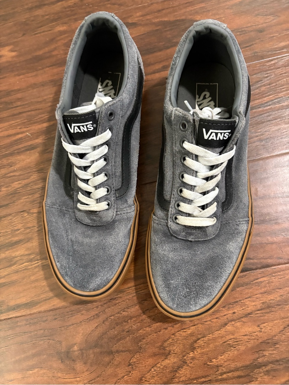 Vans Grey Suede Low-Top Sneakers with Gum Sole Mens Size 11.5